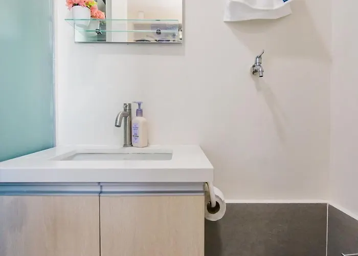 1-br With Pool, Balcony, Close To It Park Apartment *
