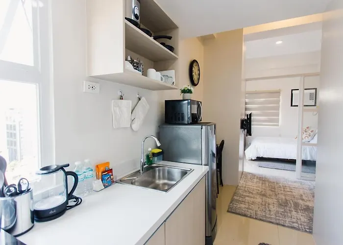 1-br With Pool, Balcony, Close To It Park Apartment Cebu