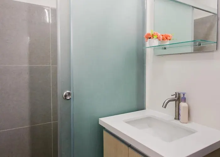 1-br With Pool, Balcony, Close To It Park *