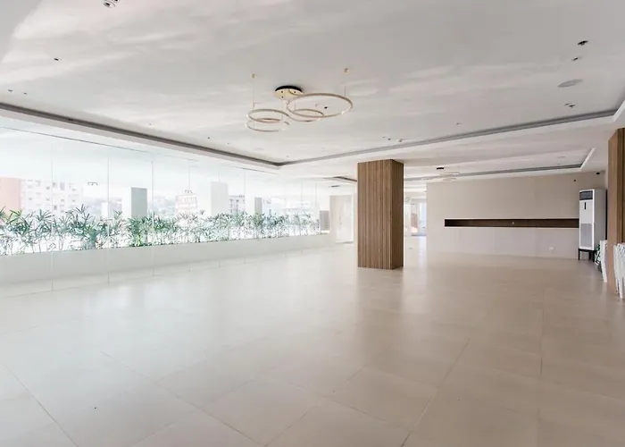 1-br With Pool, Balcony, Close To It Park Apartment Cebu